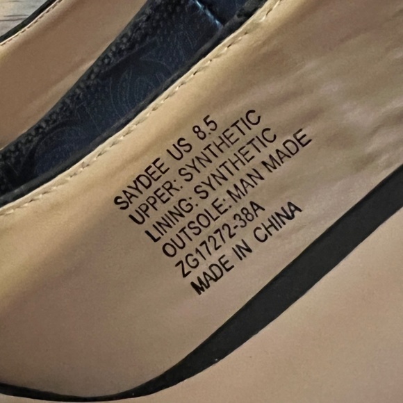 NWT - Bebe Heels - Picture 15 of 16